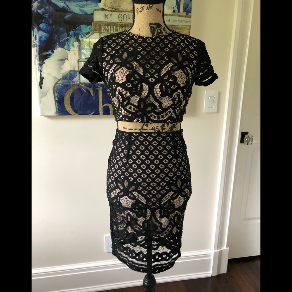 LF 2 piece crop lace skirt set